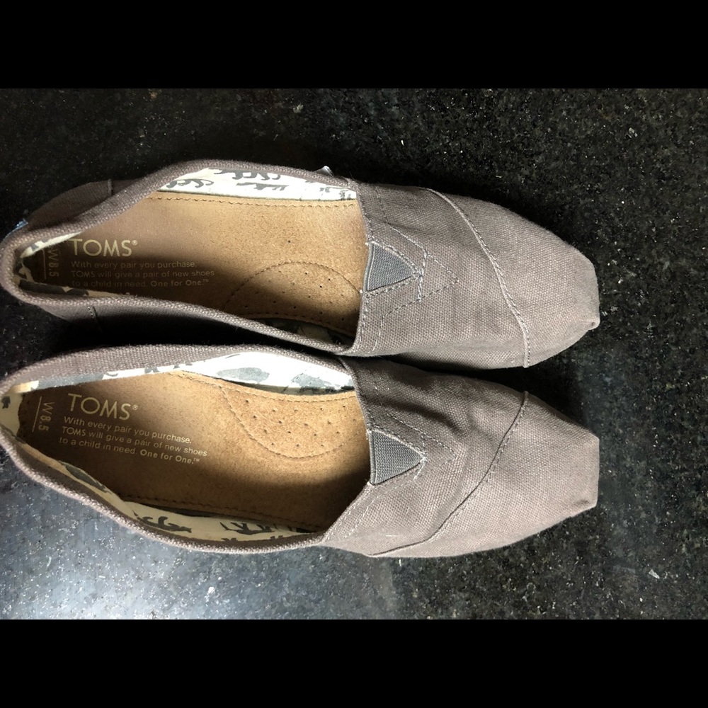 Toms canvas shoes